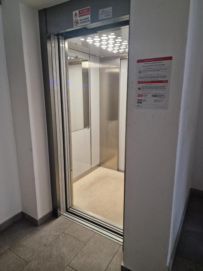 Prime: With Ac And Parking Near Train Station Apartment Varese