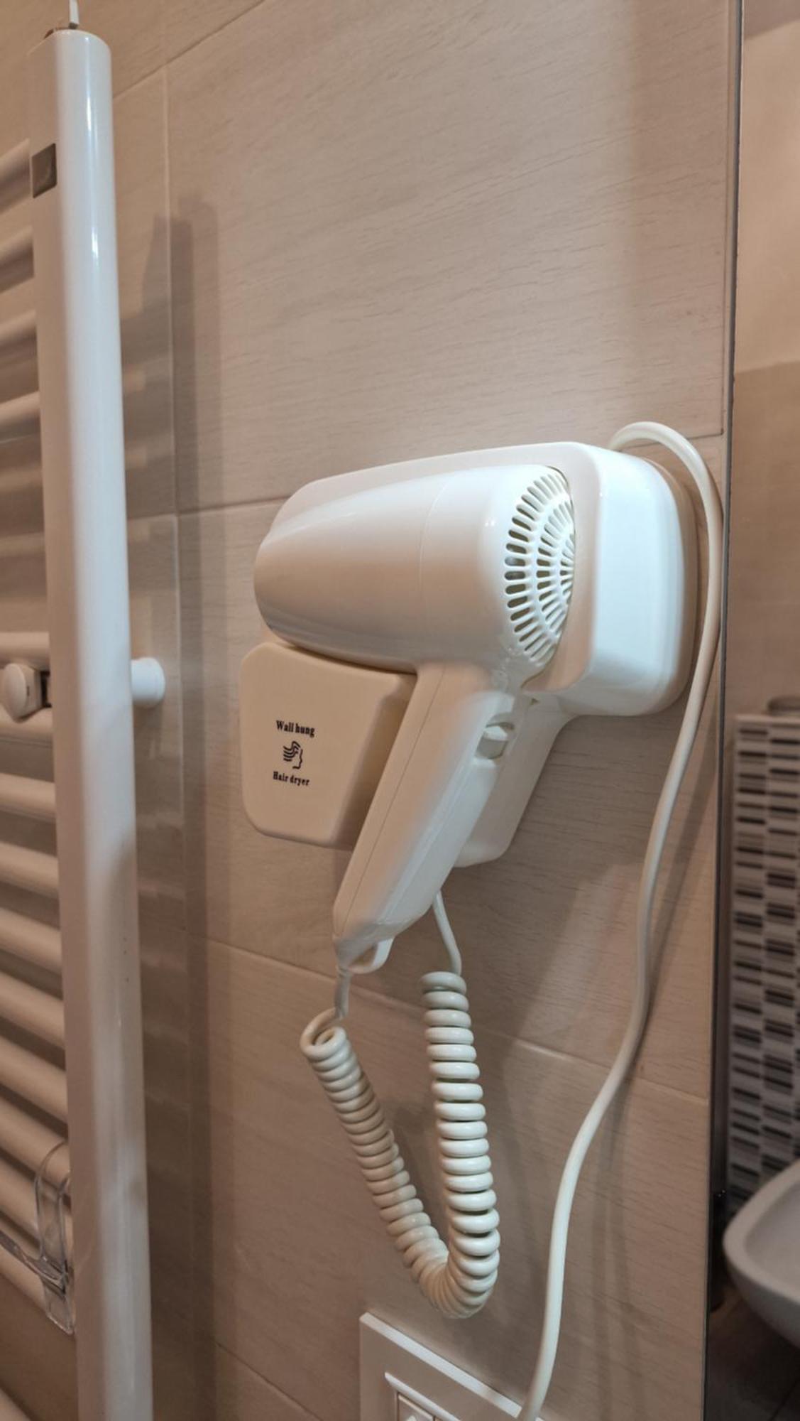 Prime: With Ac And Parking Near Train Station
